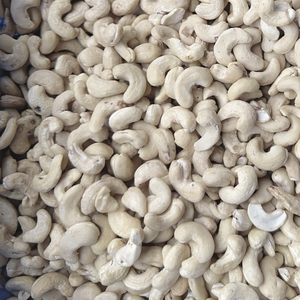 เม็ดมะม่วงหิมพานต์เวียดนามคั่วคุณภาพเยี่ยม Ww180 เม็ดมะม่วงหิมพานต์ซานติโก้ เวียดนาม ขายส่ง ส่งออกไปยังเอเชีย ยุโรป และตะวันออกกลาง - Product Image 1