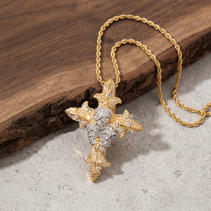 Pendentif Croix Tête de Mort Personnalisé Sertie de Pierres avec Chaîne Corde, Finition Argent 925, Bijoux Hip Hop de Luxe, Bijou Statement pour Homme - Product Image 1
