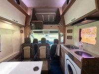 Camping-car MAXUS RV90 Life Home V90 Deluxe 2021, grande cabine C-Type, diesel 2.0T automatique, lit transversal arrière, toit rigide fixe