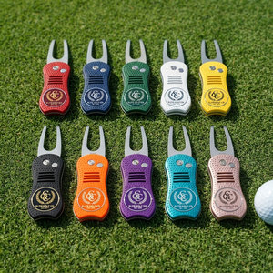 Herramienta para Reparar Césped Tipo Navaja con Acabado de Acero Inoxidable |   Horquilla de Golf de Aleación de Zinc Electrochapada |   Accesorios de Golf Metálicos Personalizados al por Mayor - Product Image 3