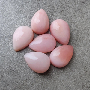 โอปอลสีชมพูธรรมชาติทรงหยดน้ำแบบคาโบชอง, พลอยทรงลูกแพร์หลังแบนปรับขนาดได้, ขัดเงาเรียบเนียน - Product Image 4