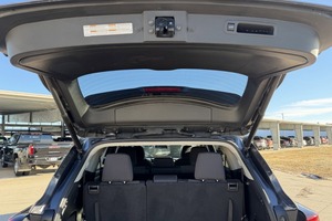 Toyota Highlander AWD SUV 2024 d'occasion certifiée de luxe avec moteur 4.1-6L et transmission automatique - Product Image 6