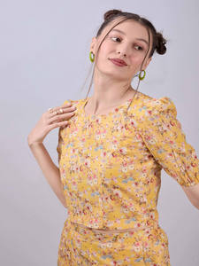 Ensemble haut et pantalon pour femme 100% polyester, col en V, imprimé floral jaune algues avec travail miroir, été - Product Image 2