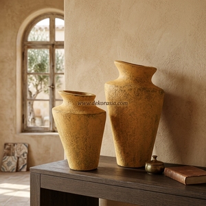 Vase en terre cuite rustique Kaca S, pot conique artisanal en argile, jarre décorative en céramique, urne de table en gros - Product Image 4