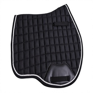 <span class=keywords><strong>Tapis</strong></span> <span class=keywords><strong>de</strong></span> <span class=keywords><strong>selle</strong></span> d'obstacles <span class=keywords><strong>noir</strong></span> avec bordure blanche, rembourrage polyester, pour compétition <span class=keywords><strong>et</strong></span> entraînement, fabricant EQUINE RIDING HOUSE - Product Image 1