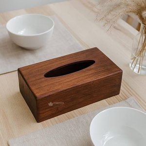 Boîte à mouchoirs rustique en bois massif faite à la main, support en bois pour mouchoirs, distributeur de serviettes naturel, décoration de table pour la maison et le bureau, style ferme - Product Image 1