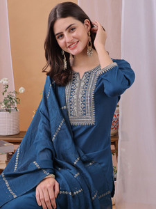<b>Women</b> Embroidered <b>Kurta</b> Set With Trousers And Dupatta Blue Cotton Traditional Loose Fit Knee Length Casual Wear India Pakistan - Product Image 3