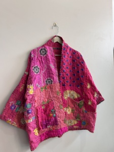 Veste kimono courte matelassée Kantha faite à la main pour femmes, style bohème - Product Image 4