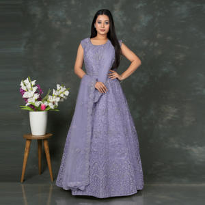 Robe de soirée opulente brodée en filet avec détails de broderie complexes, ourlet orné, silhouette fluide, couture festive - Product Image 3