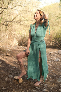 Robe longue en gaze de coton vert marin faite à la main avec broderies tribales et fentes hautes, style déesse, robe d'été bohème - Product Image 3