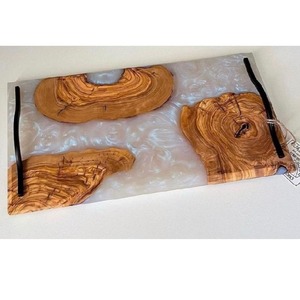 Plateau de service et de rangement en bois et résine époxy, fait main et personnalisé, planche à charcuterie géométrique en bois de qualité supérieure, plateau décoratif pour servir les aliments - Product Image 6
