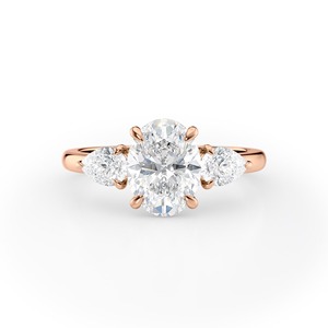 Anillo de Compromiso con Diamante Ovalado de Laboratorio de 2.50ct, con Piedras Laterales en Forma de Pera, Oro Sólido de 14K, Certificado IGI de Lujo - Product Image 6