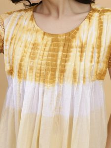 เสื้อผู้หญิงแบบมัดย้อมมือ พร้อมดีไซน์จีบด้านหน้า แขนสั้น คอทรงโอ ทันสมัย ทรงปกติ ใส่ได้ทั้งลำลองและทำงาน เนื้อผ้าเบาสบาย ระบายอากาศได้ดี - Product Image 5