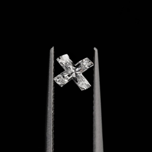 Meilleur design, diamant fantaisie de 1 carat certifié IGI, VVS, cultivé en laboratoire, percé au laser, coupe fantaisie, lettre X pour la fabrication de pendentifs, meilleur prix - Product Image 1