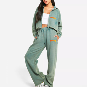 Ensemble de survêtement en coton pour femmes, design personnalisé en gros, deux pièces : sweat à capuche court zippé et pantalon de survêtement, tenues de sport - Product Image 4
