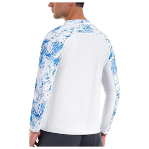 Camiseta de compresión deportiva avanzada para hombre, personalizada OEM, de poliéster transpirable de secado rápido, para actividades acuáticas de alta energía. - Product Image 4