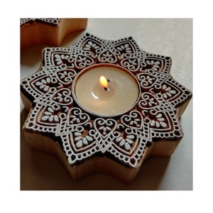Portavelas de Madera Artesanal con Mandala y Patrón Detallado, Adorno Decorativo para el Hogar y Regalo para Seres Queridos - Product Image 1