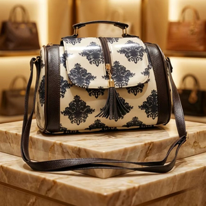 Bolso de Lona Étnico Vintage con Estampado Damasco Hecho a Mano, Tipo Satchel con Borla para Mujer - Product Image 1