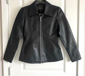Veste en cuir d'agneau noir courte – Manteau ceinturé pour femme style streetwear - Product Image 2