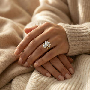 Anillo de Diamante Ovalado Brillante de 2.41 Quilates en Oro de 10KT, Diseño Minimalista Único, Ligero, Anillo de Boda, Venta al Por Mayor - Product Image 1