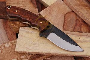 Couteau de chasse artisanal en acier au carbone, manche en bois de rose, lame pleine longueur, pour camping et survie en extérieur, avec étui - Product Image 3