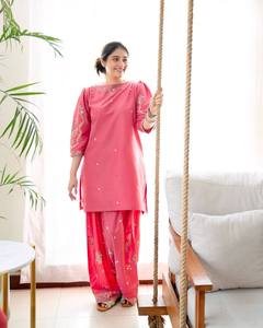 Ensemble Kurti et Palazzo brodé rose élégant pour femmes – Tenue ethnique festive de style pakistanais - Product Image 2