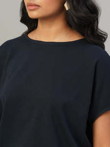 เสื้อครอปทรงบ็อกซี่ "Clean Girl" |   ผ้าผสมไหมและฝ้ายเนื้อนุ่มพิเศษ 200 กรัม |   เสื้อยืดทรงหลวมแบบมินิมอล - Product Image 6