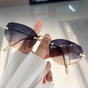 Gafas de Sol de Lujo de Moda 2026 para Hombre y Mujer, Montura Metálica Cuadrada sin Aro, Alta Calidad, UV400, Diseño en Dorado - Product Image 3