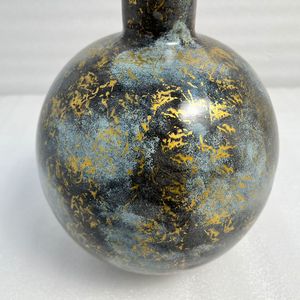 Maceta de Hierro Estilo Antiguo con Acabado en Pátina Negra y Dorada para Exhibición de Plantas Decorativas en el Hogar y Jardín - Product Image 4