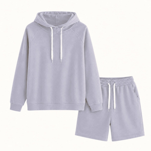 Ensemble de survêtement décontracté deux pièces en coton respirant pour femme, avec sweat à capuche et short, idéal pour l'entraînement et le sport, en maille respirante - Product Image 3