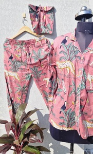 Conjunto de Pijama para Mujer con Estampado Animal Rosa, Manga Larga, Cierre de Botones, 100% Algodón, Ropa de Dormir Casual, Corte Completo, Cintura Media - Product Image 5
