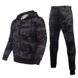 Conjunto de chaqueta con capucha y pantalones deportivos para hombre con estampado clásico de camuflaje, que ofrece comodidad, estilo casual y diseño duradero para el día a día activo. - Product Image 5