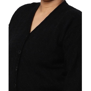 Cardigan décontracté pour femmes avec col en V, couleur unie, tissu respirant, fermeture à boutons sur le devant, pour la saison hivernale, en provenance du Bangladesh - Product Image 3