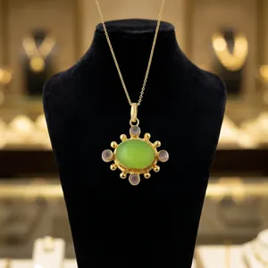 Collier en laiton plaqué or 18 carats léger avec pendentif classique en pierres précieuses (préhnite, jade, calcédoine rose, zircon cubique) – Vente en gros de bijoux - Product Image 2