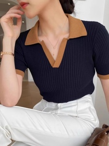 เสื้อเชิ้ตถักแขนสั้นคอปกโปโลสไตล์วินเทจสำหรับผู้หญิง ดีไซน์เข้ารูปสีตัดกัน - Product Image 5