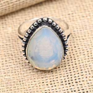 Anillo de Plata de Ley 925 con Adorable Ópalo Lechoso, Joyería Hecha a Mano, Anillo de Declaración, Regalo de Boda, Joyería de Ópalo AAA - Product Image 1