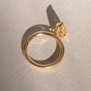 แหวนเพชรทรงลูกแพร์สีเหลือง 1.50 กะรัต เพาะเลี้ยงในห้องปฏิบัติการ ทอง 14K ผู้จัดจำหน่าย B2B - Product Image 4