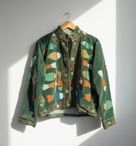 Chaqueta de Lona con Bordado Sujani de Textil Rajasthani con Diseño de Peces, Disponible en Todas las Tallas - Product Image 5