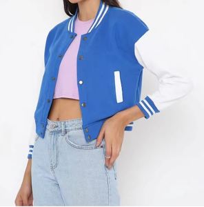 Veste universitaire bleue et blanche à blocs de couleur, coupe classique, col rabattu, fermeture boutonnée, style preppy unisexe, longueur courte - Product Image 6