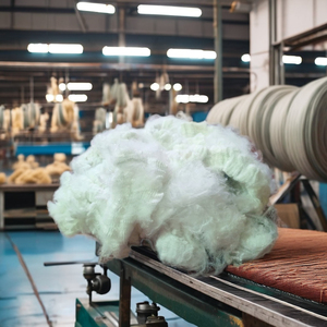 Vikohasan Fibra Cortada de Poliéster Reciclado Grado GRS 1.4D SD Blanco Sólido Hilo Seco para Relleno de Tejidos Punzonados y Hilados 0.9D - Product Image 1
