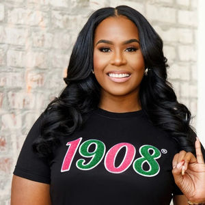 T-shirt en chenille noir 1908 avec lettres roses et vertes, vêtements de sororité, coton, vie universitaire grecque, t-shirt brodé pour femmes - Product Image 3