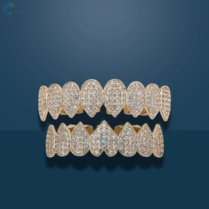 Hip Hop Lab Grown Diamond Teeth Grillz Iced Out 8 Top & 8 Bottom Set Personalizado de Oro Amarillo de 14K para Hombre - Product Image 5