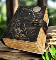 Carnet en cuir Panthère Noire en gros, Grimoire fait main à bords festonnés, motif Lune Céleste et Montagne, Livre des Ombres, carnet de croquis