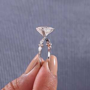 Anillo de Compromiso Romántico con Diamante de Corte Princesa de 2.01CT, Cultivado en Laboratorio, Oro Blanco de 14K, Joyería para Regalo de Fiesta o Boda - Product Image 4