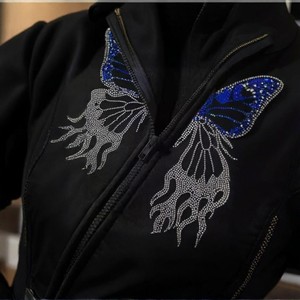 Sudadera con Capucha Unisex de Diseño de Mariposa Personalizado, Patrón Sólido, Lavado Ácido, 100% Algodón, Estilo Oversize, Decorada con Pedrería - Product Image 6