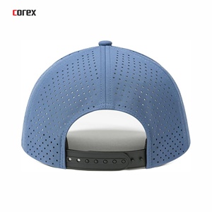 Casquette de baseball à 6 panneaux découpée au laser bleue, 100 % polyester, maille respirante, broderie 3D, ajustement par bouton, unisexe, pour l'extérieur, les voyages, le printemps - Product Image 4