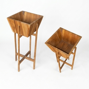 Vase en bois Vas-Wooden pour fleurs, emballé en carton, décoration intérieure 30x30x63cm pour jardins et intérieurs - Product Image 1