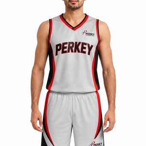 Uniforme de basket-ball d'équipe personnalisé Tissu polyester de qualité supérieure Panneaux respirants Contrôle de l'humidité Construction légère Sublimation - Product Image 5