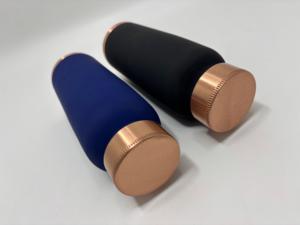 Bouteilles d'eau en cuivre coloré artisanales de qualité supérieure, bouteilles à boire en cuivre pur pour la maison, le bureau et les cadeaux - Product Image 3
