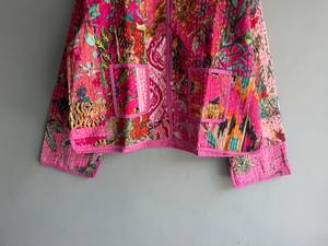 Chaqueta de algodón acolchada Kantha con estampado floral rosa, cárdigan reversible con patchwork y bolsillos para mujer, regalo para ella. - Product Image 5